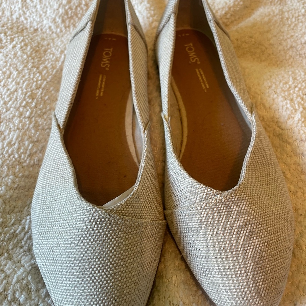 TOMS Women's Cream Flats